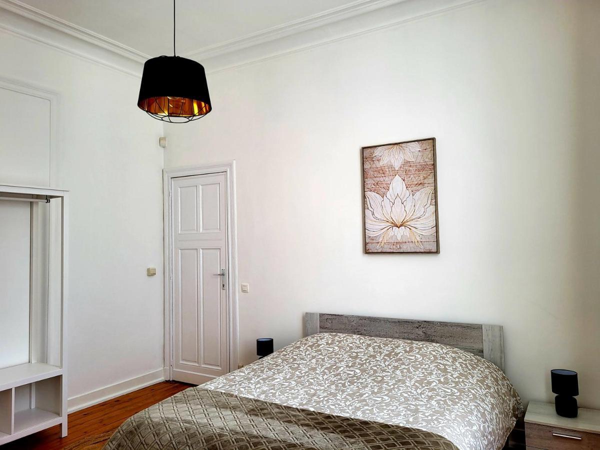 Brussels Bed & Blockchain Private Rooms With Shared Bathroom Etterbeek Exterior photo